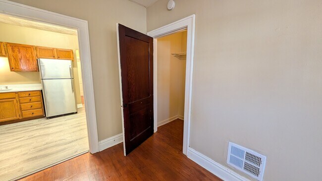 Photo - 5042 Mardel Ave Unit 5042 1F