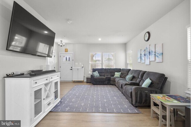 1713 Aurora Way