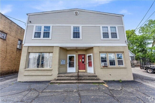 Building Photo - 74 Northfield Rd Unit 3 Rental