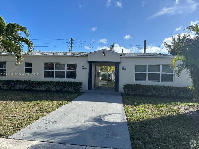 Building Photo - 1956 Lincoln St Unit 2 Rental
