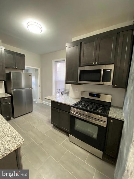 Photo - 325 E 21st St