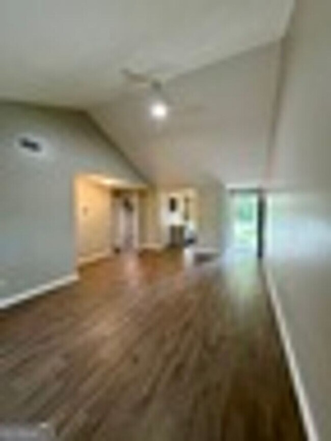 438/440 Admirals Walk Dr