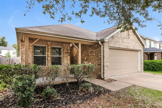 Photo - 3510 Aztec Wood Dr