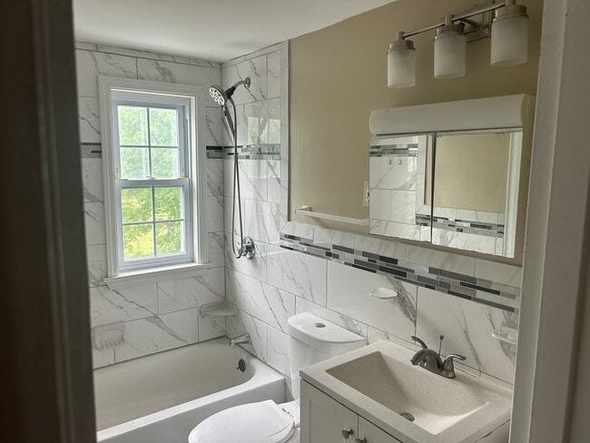 27 Southmere Rd Unit 1