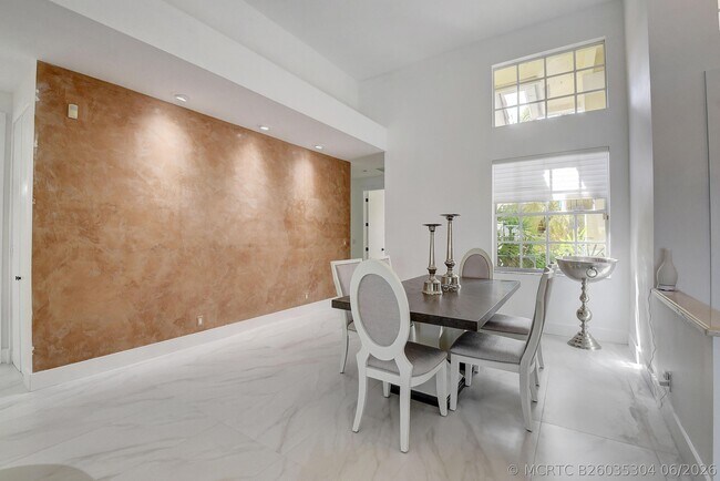 Photo - 8320 Desmond Dr