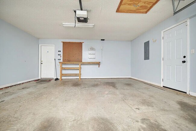 Photo - 401 Kingfisher Dr