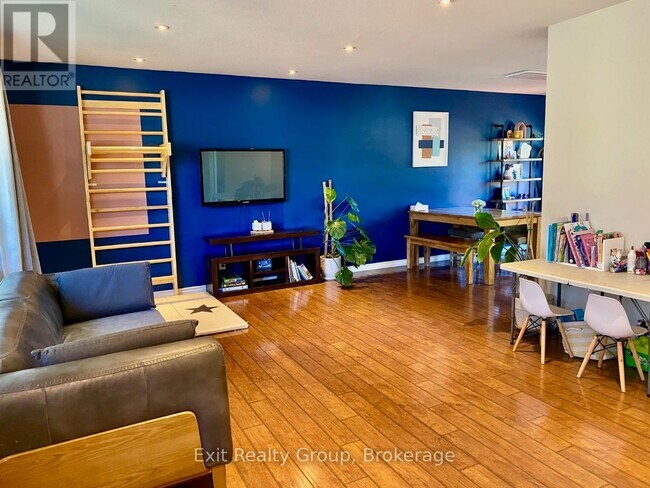 Photo - 11 Somerset St