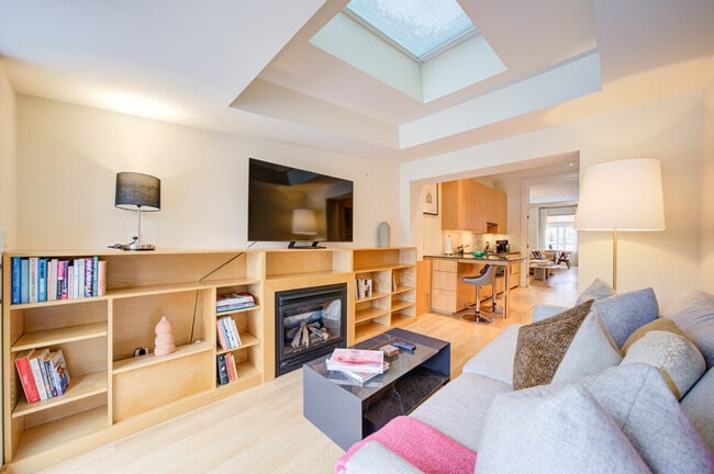 Photo - 138 Macpherson Ave Unit SI ID1473325P