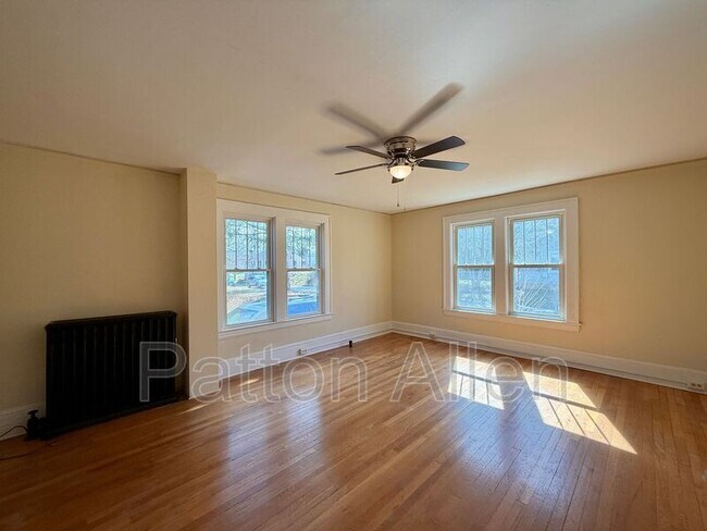 Photo - 19 Saluda St Unidad Apt 1