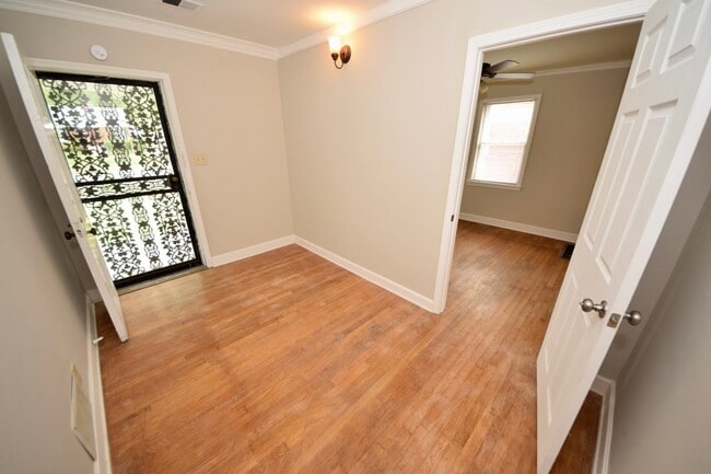 Photo - 4 Bedroom, 2 Bathrooms Near UOM and Highland