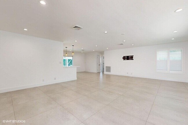 200 SW 6th Ave