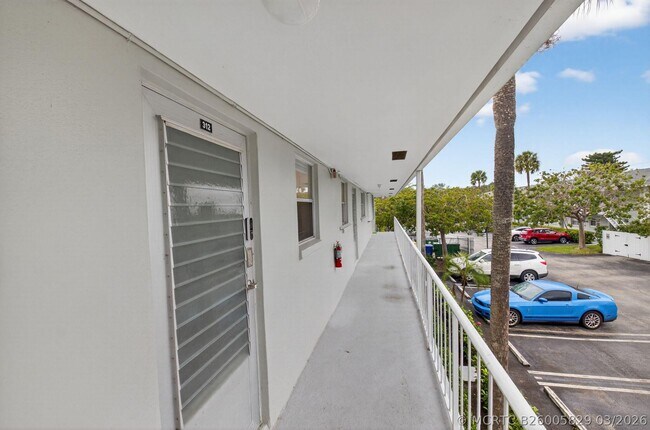 Photo - 2340 SW 22nd Ave Unit 312