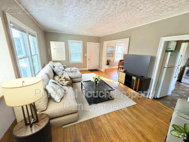 Building Photo - 606 5th St S Rental