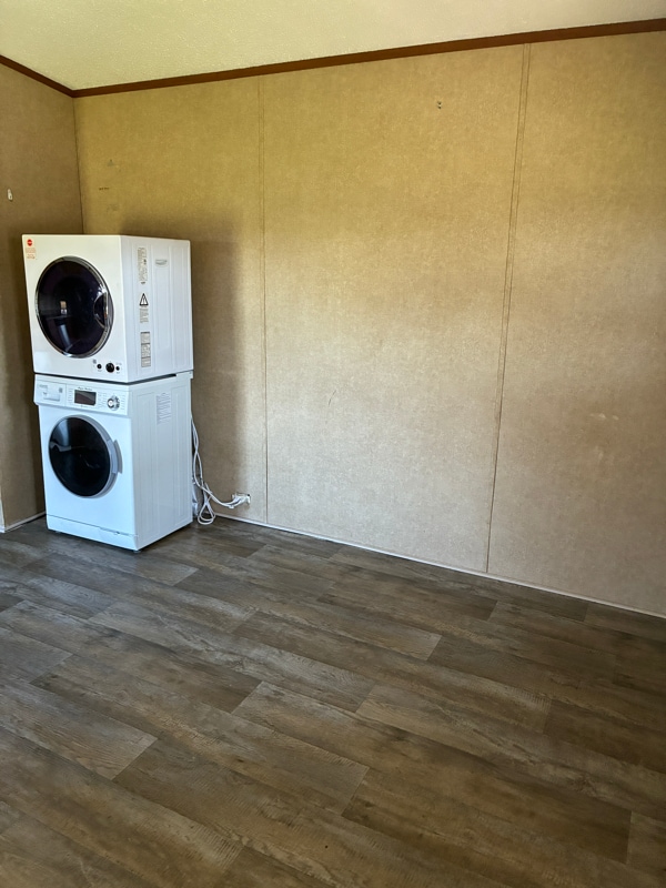 Photo - 841 State Hwy 75 N