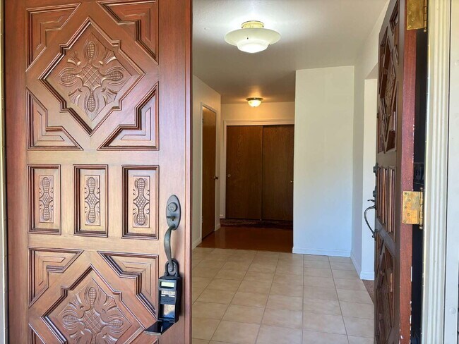 Photo - 485 Butterfield Pl