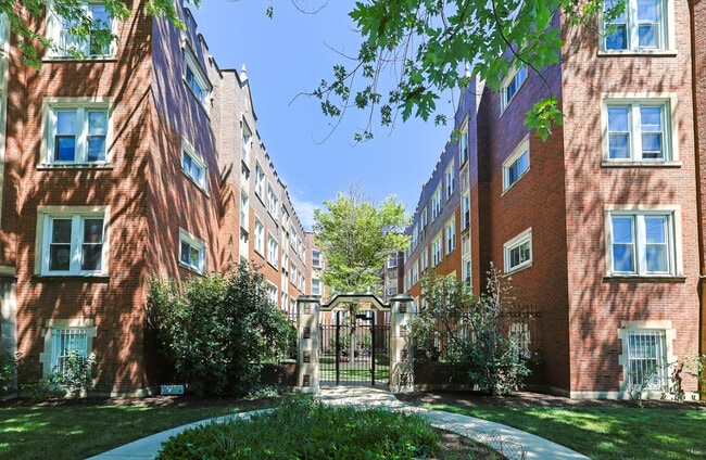 Photo - 4425 N Lawndale Ave Unit 3B