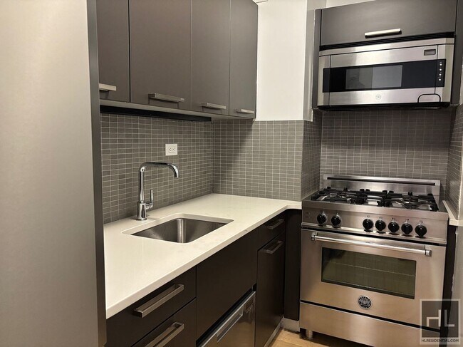 Photo - East 39th Street Unit 10E