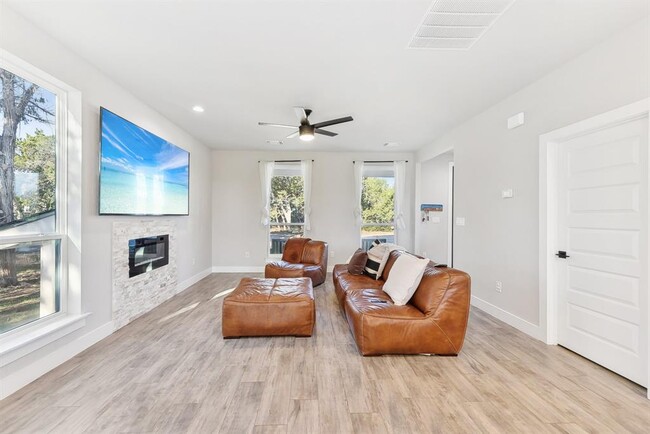 Photo - 25 Woodacre Dr