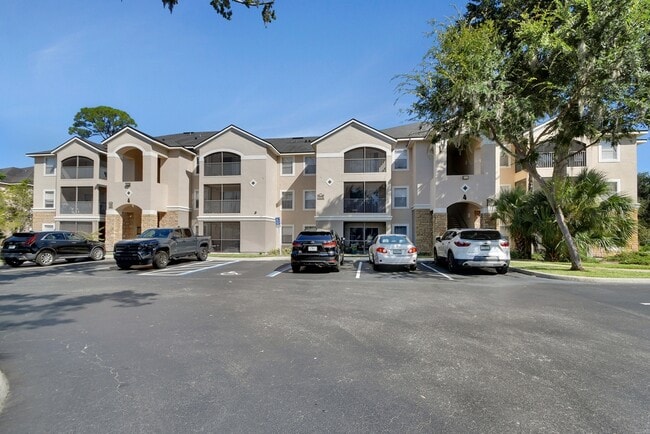 Building Photo - 940 Village Trl Unit 4-207