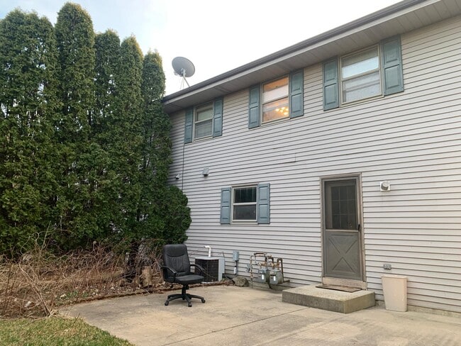 Photo - 8710 S 11th Ave