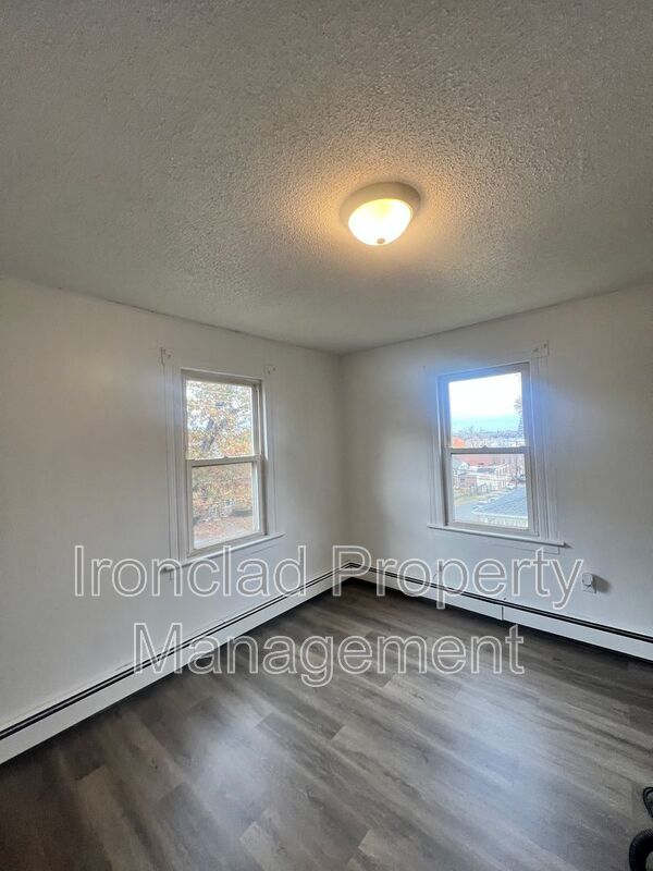 36 Walnut St Condo Unit 3 Condo for Rent in Middletown, CT