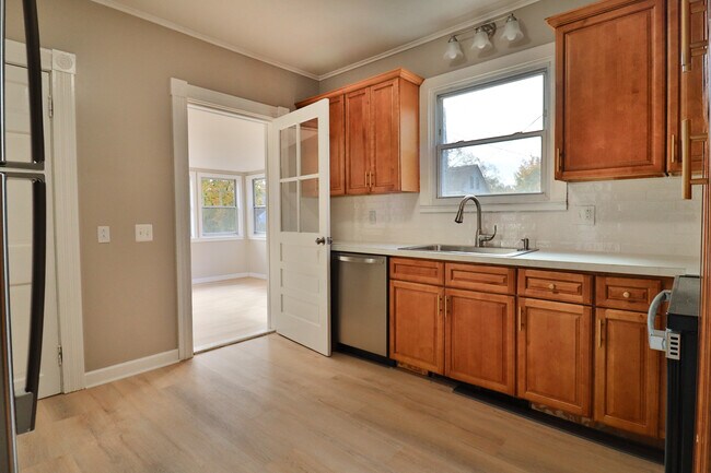 Photo - 154 Hawthorne Ave