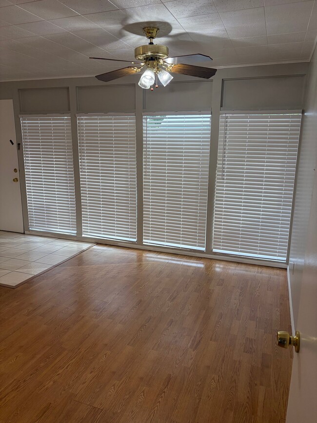 Photo - 396 Tudor Ave