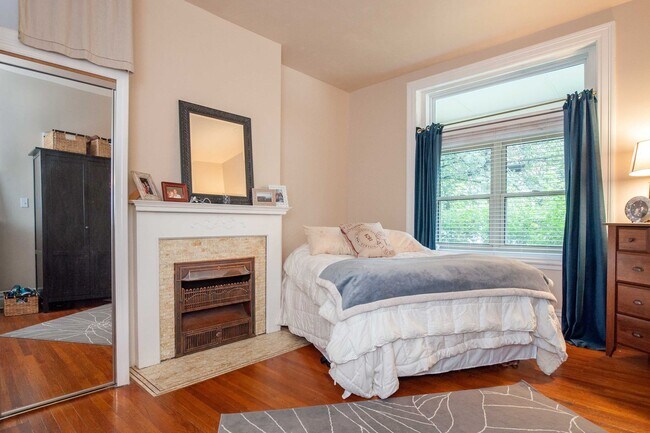 Photo - 5820 Alder St Unit 1