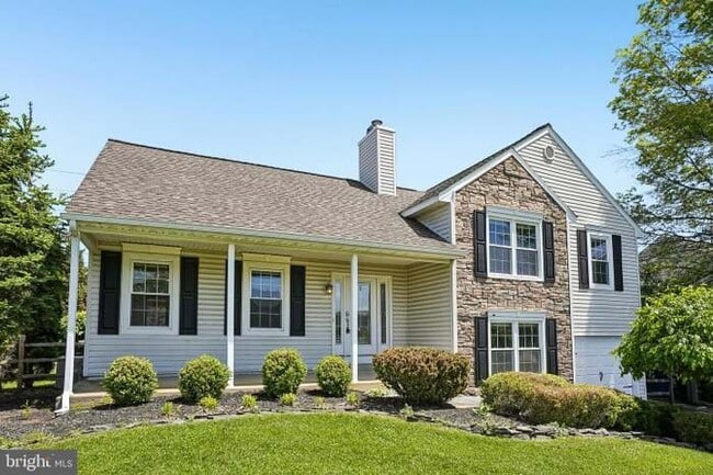 Photo - 247 Winchester Dr