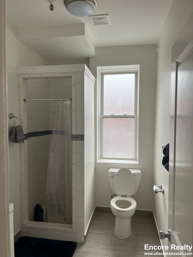Photo - 1185 Commonwealth Ave Unidad 8