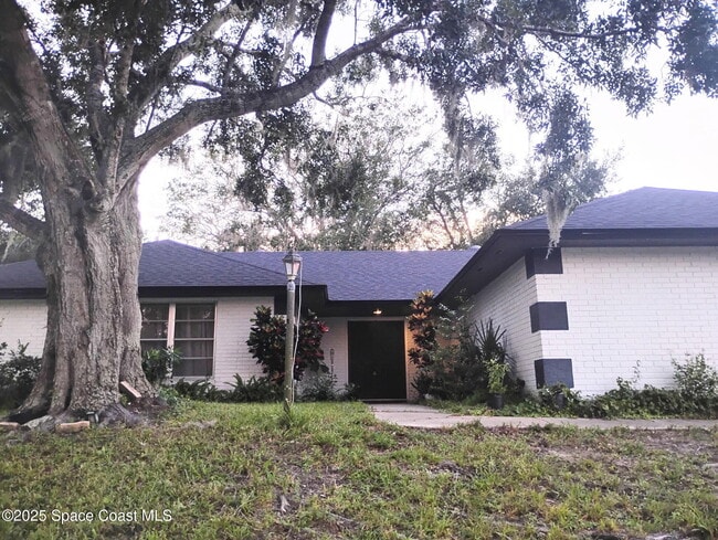 Photo - 1610 Carriage Dr