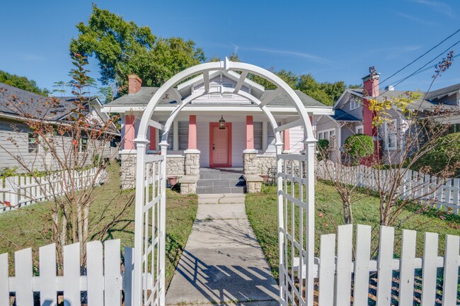 Photo - 427 E Washington Ave