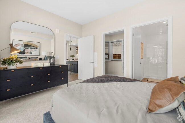 2 BR, 2 BA - 1137 SF