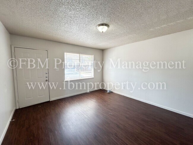 Photo - Willow Court Apartments, Unit 301 - Cozy 2... Unit 301