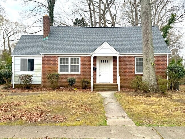 Building Photo - 1313 Frank St