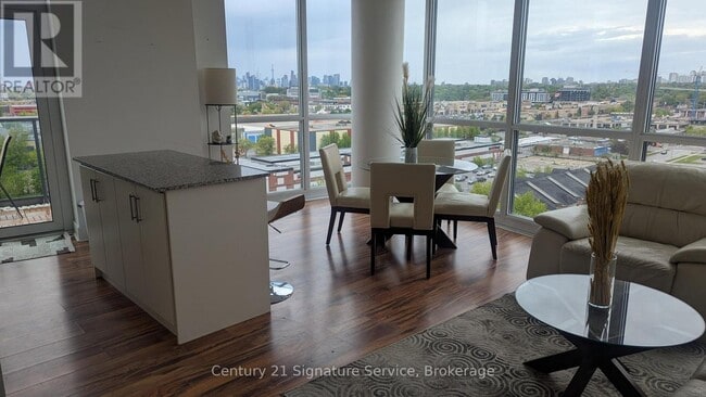 Photo - 35 Brian Peck Crescent