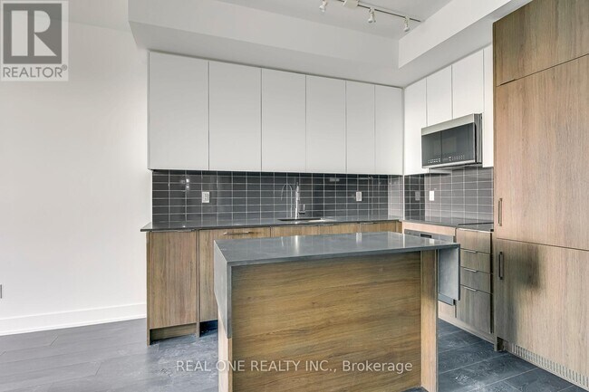 Photo - 2489 Taunton Rd Unit 911