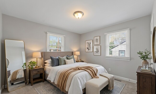 Photo - 1910 Hilldale Dr