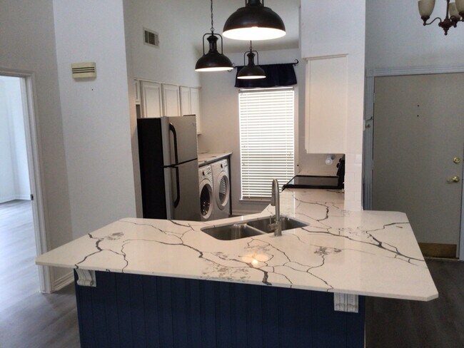 Photo - 176 April Point Dr N