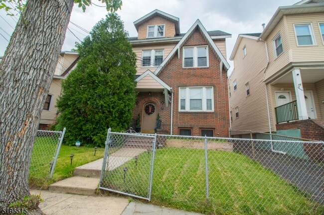 Photo - 7 Sager Pl Rental