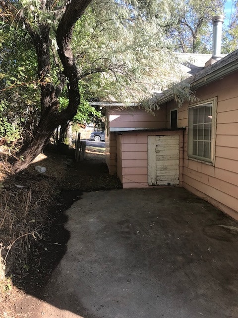 Photo - 823 Warren St