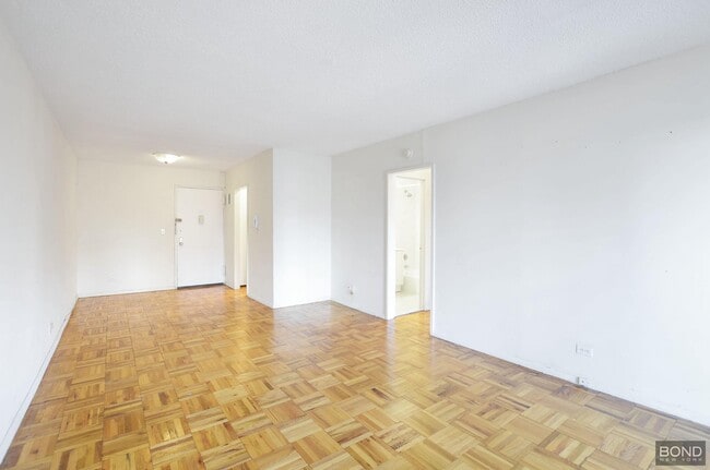 Building Photo - 250 E 87th St Unit 27D Rental