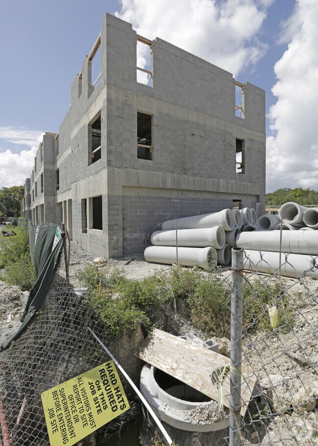 Photo - Aventura Village