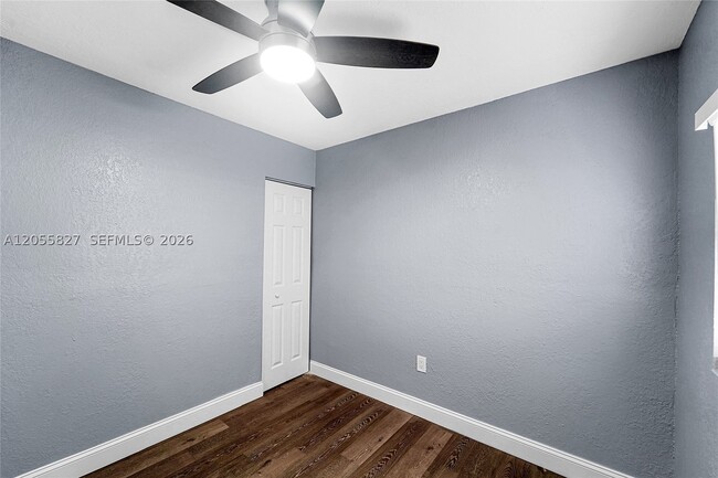 Photo - 2360 NW 6th St