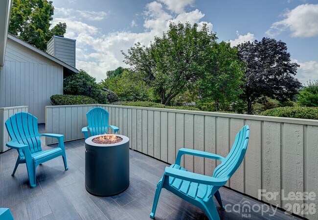 108 Cloverleaf Ln