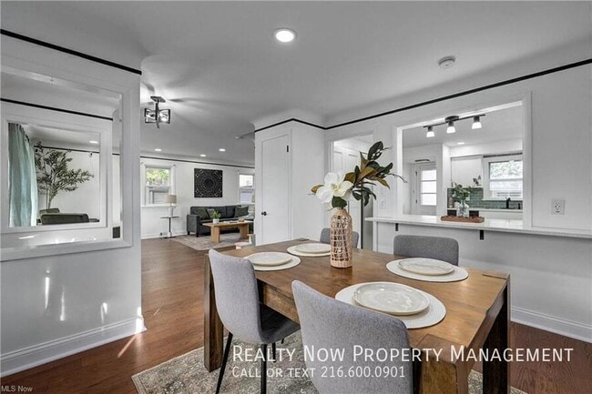 Photo - 2330 Traymore Rd