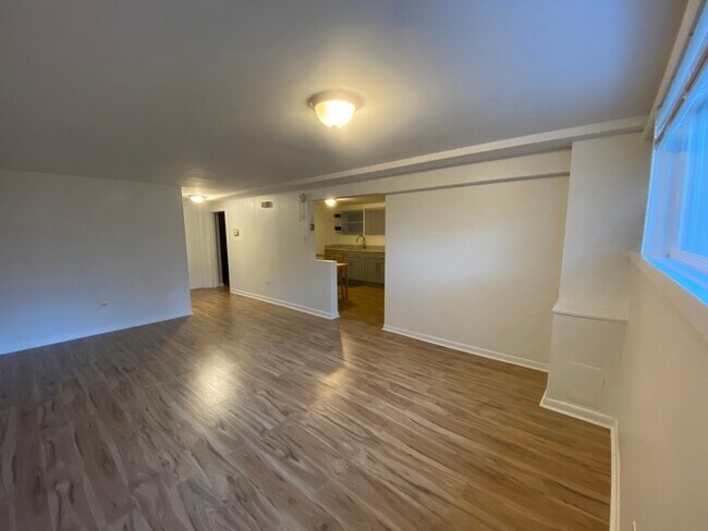 Photo - 6231 W Montrose Ave Unidad 1B