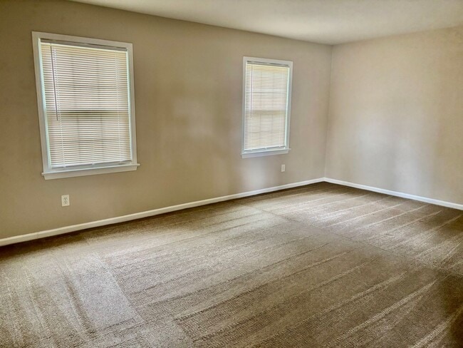 382 Deputy Ln
