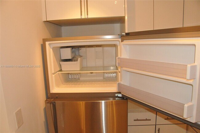 Photo - 10765 Cleary Blvd Unidad 208