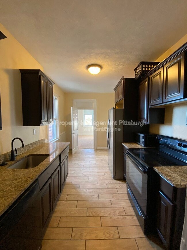 Building Photo - 3053 Brereton St Unit 2